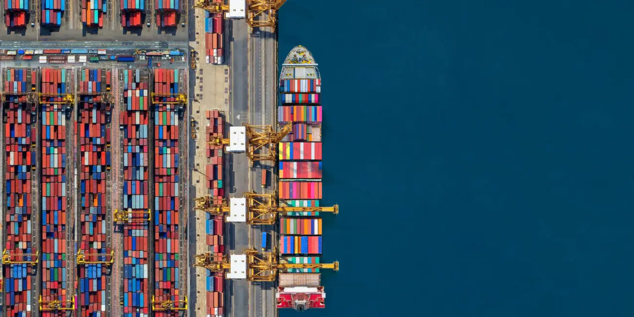 shipping containers, global trade, container shortages, corten steel, container manufacturing, recycling containers, damaged containers cubus containers