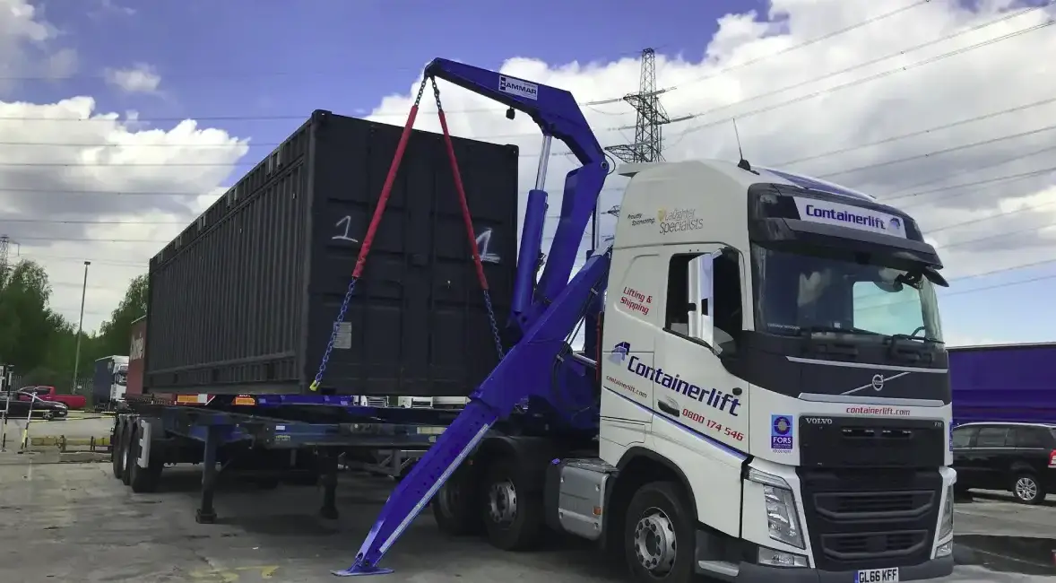 container delivery by Cubus Containers
