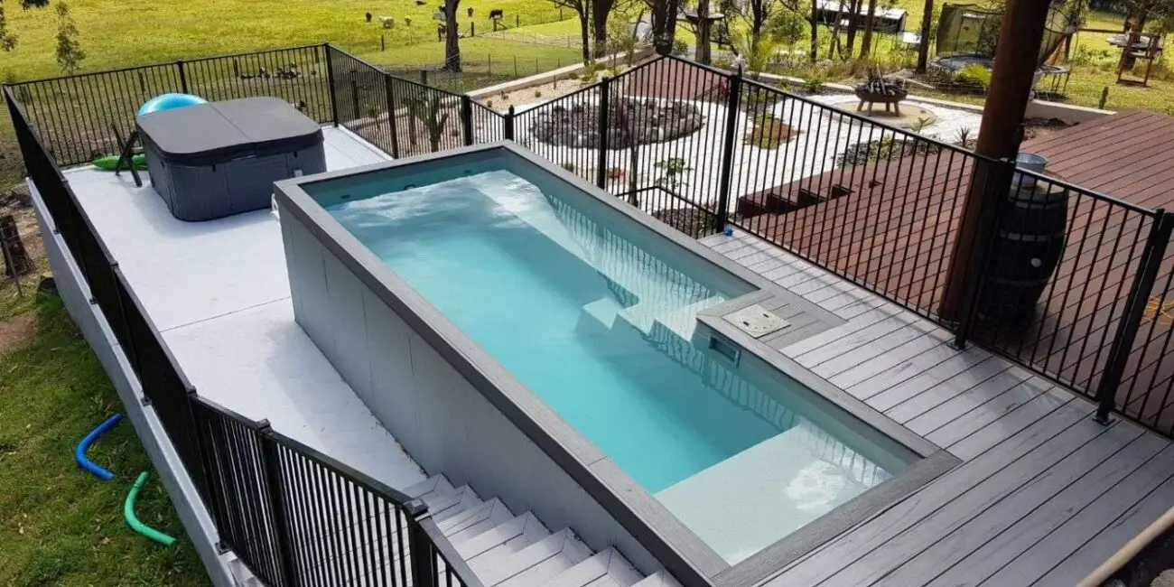 Shipping containers with Cubus Containers