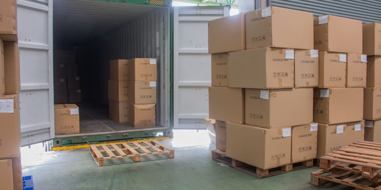 20ft Shipping Container with cubus containers