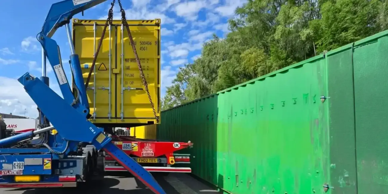 20ft vs 40ft Shipping Containers