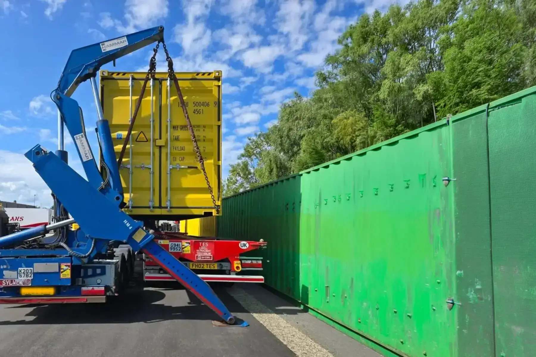 20ft vs 40ft Shipping Containers